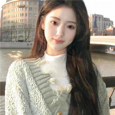 榆木湖边的房子海报